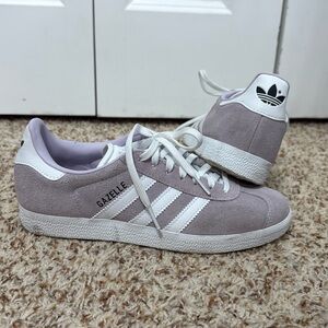 Adidas gazelles
Size 6 womens